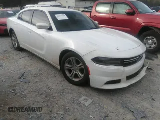 2015 Dodge Charger SE z VIN 2C3CDXBG7FH881163, wystawiony jako IAAI lot #40765654 z przebiegiem 236 241 mil mil oraz . Historia ofert i sprzedaży dostępna na DreamBid. Obrazek 1.