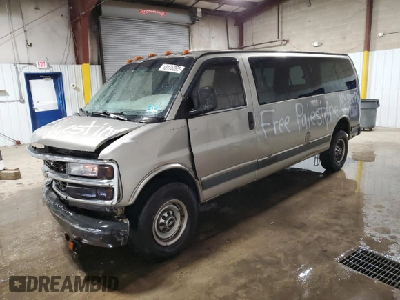 2001 Chevrolet Express with VIN 1GAHG39R611205912, listed as a Copart auction lot 49176265 with 375,645 mi miles and Salvage Title. Bid and sale history available at carsss.com. Image 1.