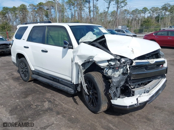 2020 Toyota 4Runner SR5 with VIN JTEBU5JR4L5800195, listed as a IAAI auction lot 41481094 with 122,100 mi miles. Bid and sale history available at carsss.com. Image 1.