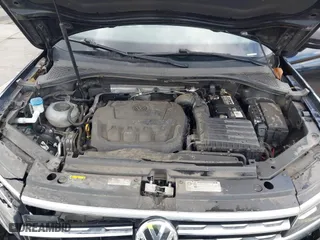2018 Volkswagen Tiguan Wolfsburg Edition with VIN 3VV5B7AX7JM154967, listed as a IAAI auction lot 41433312 with 61,679 mi miles. Bid and sale history available at carsss.com. Image 10.