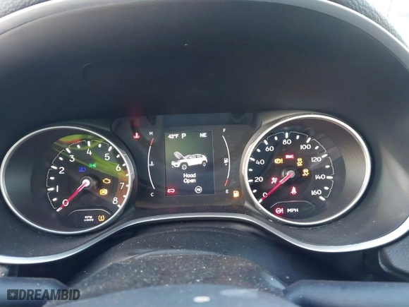 2020 Jeep Compass Latitude with VIN 3C4NJDBB4LT117516, listed as a IAAI auction lot 40964239 with 30,874 mi miles. Bid and sale history available at carsss.com. Image 7.