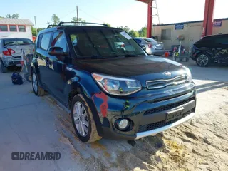 2017 Kia Soul + with VIN KNDJP3A55H7462679, listed as a IAAI auction lot 41985241 with 118,186 mi miles. Bid and sale history available at carsss.com. Image 1.