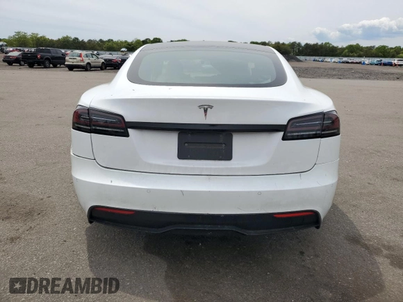 2022 Tesla Model S z VIN 5YJSA1E57NF487187, wystawiony jako Copart lot #58295845 z przebiegiem 50 879 mil mil oraz Szkoda całkowita • Salvage title. Historia ofert i sprzedaży dostępna na DreamBid. Obrazek 6.