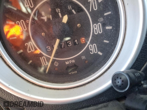 1971 Volkswagen Beetle with VIN 1513043520, listed as a Copart auction lot 47105695 with 30,731 mi miles and Clean title. Bid and sale history available at DreamBid. Image 9.