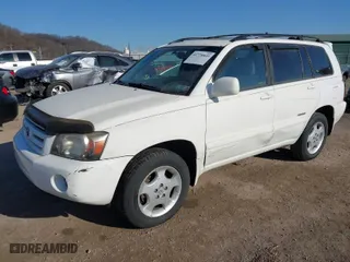 2007 Toyota Highlander w/3rd Row with VIN JTEEP21A070205926, listed as a IAAI auction lot 41770849 with 169,765 mi miles. Bid and sale history available at carsss.com. Image 2.