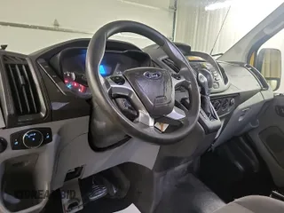 2019 Ford Transit z VIN 1FTYR3XM7KKA24824, wystawiony jako IAAI lot #42500762 z przebiegiem 75 307 mil mil oraz . Historia ofert i sprzedaży dostępna na DreamBid. Obrazek 15.