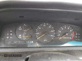1992 Nissan Stanza GXE z VIN JN1FU21P3NX909177, wystawiony jako Copart lot #83811334 z przebiegiem 67 101 mil mil oraz Szkody całkowita. Historia ofert i sprzedaży dostępna na DreamBid. Obrazek 9.