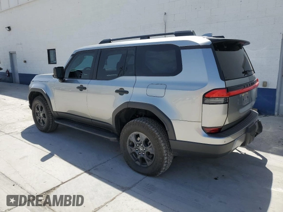 2024 Lexus GX 550 Premium z VIN JTJTBCDX5R5008785, wystawiony jako Copart lot #56320615 z przebiegiem 9 000 mil mil oraz Szkoda całkowita • Salvage title. Historia ofert i sprzedaży dostępna na DreamBid. Obrazek 2.
