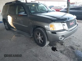 2005 GMC Envoy SLT z VIN 1GKET16S556177504, wystawiony jako IAAI lot #41307581 z przebiegiem 131 102 mil mil oraz . Historia ofert i sprzedaży dostępna na DreamBid. Obrazek 1.