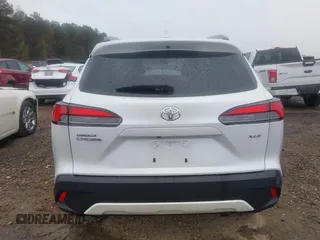 2023 Toyota Corolla Cross XLE с VIN 7MUDAAAG5PV062216, выставлен на аукционе IAAI как лот 40851564 с пробегом 21 120 миль миль и . История ставок и продаж доступна на DreamBid. Изображение 17.