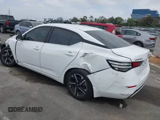 2024 Nissan Sentra SV z VIN 3N1AB8CV6RY326752, wystawiony jako IAAI lot #42368521 z przebiegiem 17 348 mil mil oraz . Historia ofert i sprzedaży dostępna na DreamBid. Obrazek 3.