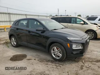 2021 Hyundai Kona SE z VIN KM8K1CAA7MU735048, wystawiony jako Copart lot #58576795 z przebiegiem 65 857 mil mil oraz Czysty tytuł • Clean title. Historia ofert i sprzedaży dostępna na DreamBid. Obrazek 4.