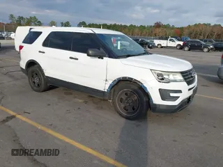 2016 Ford Utility Police Interceptor with VIN 1FM5K8AR5GGB96753, listed as a IAAI auction lot 40961015 with 113,368 mi miles. Bid and sale history available at carsss.com. Image 1.