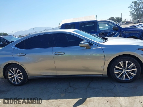 2021 Lexus ES 300h with VIN 58ACA1C1XMU007576, listed as a IAAI auction lot 42302934 with 24,614 mi miles and . Bid and sale history available at DreamBid. Image 13.
