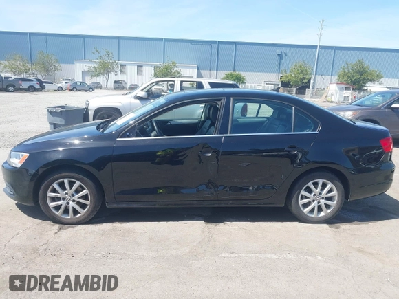 2013 Volkswagen Jetta SE with VIN 3VWDP7AJ7DM369161, listed as a IAAI auction lot 42277592 with 107,609 mi miles and . Bid and sale history available at DreamBid. Image 15.