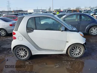 2013 Smart fortwo Pure with VIN WMEEJ3BA7DK596875, listed as a IAAI auction lot 41601623 with 1 mi miles. Bid and sale history available at carsss.com. Image 12.