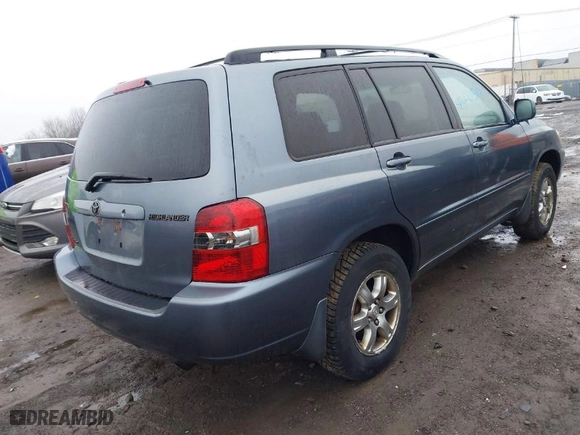 2004 Toyota Highlander with VIN JTEEP21A140053974, listed as a IAAI auction lot 42021517 with 215,387 mi miles. Bid and sale history available at carsss.com. Image 4.