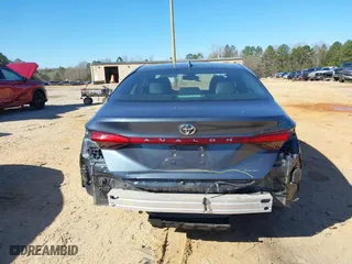 2022 Toyota Avalon XLE with VIN 4T1JZ1FB5NU086281, listed as a IAAI auction lot 41818135 with 43,736 mi miles. Bid and sale history available at carsss.com. Image 17.