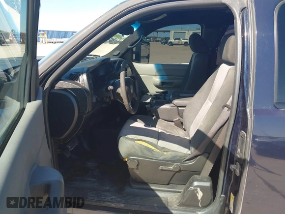2007 Chevrolet Silverado 1500 Work Truck with VIN 1GCEK19C87E501718, listed as a IAAI auction lot 41971348 with 349,954 mi miles. Bid and sale history available at carsss.com. Image 5.