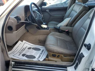 1991 BMW 7 Series z VIN WBAGC4310MDC27706, wystawiony jako Copart lot #81496754 z przebiegiem Nie podano mil oraz Nie do naprawy • Non repairable. Historia ofert i sprzedaży dostępna na DreamBid. Obrazek 7.