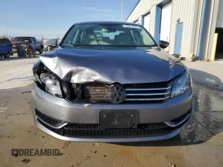 2012 Volkswagen Passat SE z VIN 1VWBH7A31CC108162, wystawiony jako Copart lot #49001885 z przebiegiem 104 309 mil mil oraz Szkoda całkowita • Salvage title. Historia ofert i sprzedaży dostępna na DreamBid. Obrazek 5.