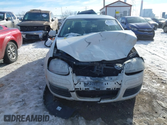 2010 Volkswagen Jetta SE с VIN 3VWRX7AJ4AM030312, выставлен на аукционе IAAI как лот 41304990 с пробегом 204 910 миль миль и . История ставок и продаж доступна на DreamBid. Изображение 12.