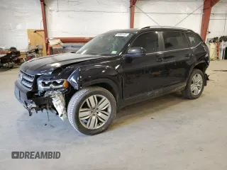 2019 Volkswagen Atlas SE z VIN 1V2UR2CA0KC555540, wystawiony jako Copart lot #53860105 z przebiegiem 121 217 mil mil oraz Nie do naprawy • Non repairable. Historia ofert i sprzedaży dostępna na DreamBid. Obrazek 1.