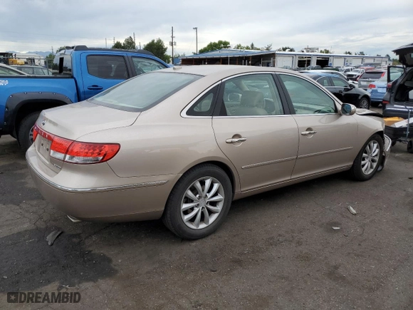 2007 Hyundai Azera SE with VIN KMHFC46F57A227589, listed as a Copart auction lot 68121904 with 105,724 mi miles and Salvage Title. Bid and sale history available at carsss.com. Image 3.