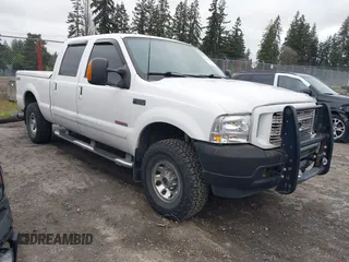 2003 Ford Super Duty F-250 XL with VIN 1FTNW21P63EB35955, listed as a IAAI auction lot 41723586 with 323,973 mi miles. Bid and sale history available at carsss.com. Image 1.