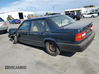 1994 Volvo 900 z VIN YV1JS8615R1180199, wystawiony jako Copart lot #76126714 z przebiegiem 131 713 mil mil oraz Szkody całkowita. Historia ofert i sprzedaży dostępna na DreamBid. Obrazek 2.