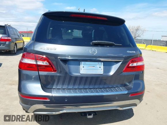 2012 Mercedes-Benz M ML 350 with VIN 4JGDA5HB6CA044757, listed as a IAAI auction lot 41858601 with 135,943 mi miles. Bid and sale history available at carsss.com. Image 16.
