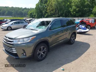 2017 Toyota Highlander LE with VIN 5TDBZRFH0HS442172, listed as a IAAI auction lot 42436089 with 95,437 mi miles and . Bid and sale history available at DreamBid. Image 6.