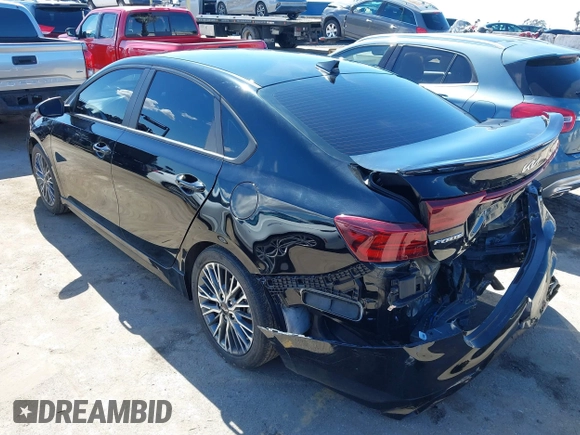 2023 Kia Forte GT-Line z VIN 3KPF54AD2PE610570, wystawiony jako IAAI lot #41744796 z przebiegiem 32 700 mil mil oraz . Historia ofert i sprzedaży dostępna na DreamBid. Obrazek 3.