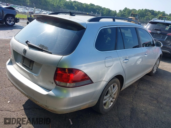 2013 Volkswagen Jetta TDI w/Sunroof & Nav with VIN 3VWPL7AJXDM600708, listed as a IAAI auction lot 42400339 with 177,588 mi miles and . Bid and sale history available at DreamBid. Image 4.