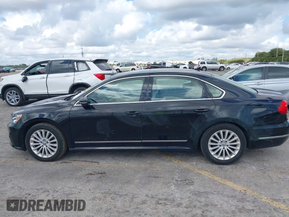 2016 Volkswagen Passat SE z VIN 1VWBS7A35GC047180, wystawiony jako IAAI lot #41650618 z przebiegiem 42 491 mil mil oraz . Historia ofert i sprzedaży dostępna na DreamBid. Obrazek 14.