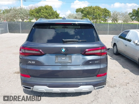 2021 BMW X5 sDrive40i with VIN 5UXCR4C01M9G07906, listed as a IAAI auction lot 41847036 with 16,307 mi miles. Bid and sale history available at carsss.com. Image 17.