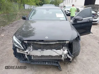 2018 Mercedes-Benz C 300 с VIN WDDWF4KB8JR409459, выставлен на аукционе IAAI как лот 42231142 с пробегом 81 035 миль миль и . История ставок и продаж доступна на DreamBid. Изображение 6.