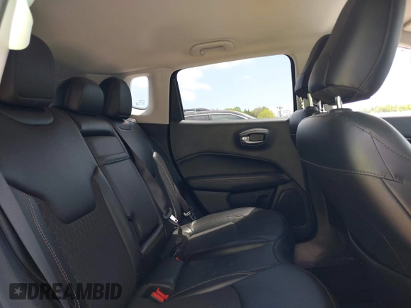 2020 Jeep Compass Latitude with VIN 3C4NJCBB3LT136018, listed as a IAAI auction lot 41915073 with 80,785 mi miles and . Bid and sale history available at carsss.com. Image 8.