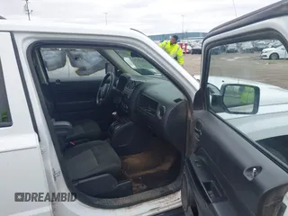 2016 Jeep Patriot Sport with VIN 1C4NJPBB9GD738411, listed as a IAAI auction lot 42129792 with 140,177 mi miles and . Bid and sale history available at carsss.com. Image 5.