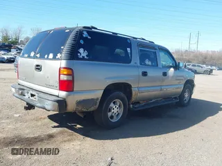 2000 Chevrolet Suburban LT with VIN 3GNFK16T8YG107680, listed as a IAAI auction lot 41883345 with 217,659 mi miles. Bid and sale history available at carsss.com. Image 4.