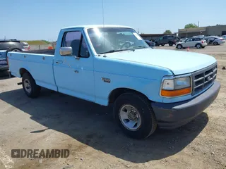 1996 Ford F-150 Special with VIN 1FTEF15N8TLB31839, listed as a IAAI auction lot 42100967 with 236,415 mi miles. Bid and sale history available at carsss.com. Image 1.