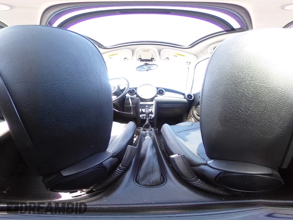 2008 MINI Hardtop with VIN WMWMF33578TT62441, listed as a Copart auction lot 48410155 with 116,894 mi miles and Salvage title. Bid and sale history available at DreamBid. Image 13.