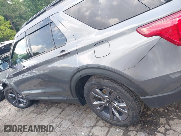 2022 Ford Explorer XLT z VIN 1FMSK7DH8NGB12227, wystawiony jako IAAI lot #42171362 z przebiegiem 7 543 mil mil oraz . Historia ofert i sprzedaży dostępna na DreamBid. Obrazek 15.