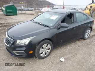 2015 Chevrolet Cruze LS z VIN 1G1PA5SG2F7105750, wystawiony jako IAAI lot #41937764 z przebiegiem 132 692 mil mil oraz . Historia ofert i sprzedaży dostępna na DreamBid. Obrazek 2.