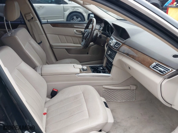 2016 Mercedes-Benz E-Class E 350 Sport with VIN WDDHF5KB5GB268771, listed as a IAAI auction lot 41437933 with 92,990 mi miles. Bid and sale history available at carsss.com. Image 5.