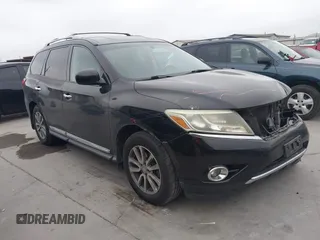 2014 Nissan Pathfinder SV with VIN 5N1AR2MN7EC642485, listed as a IAAI auction lot 41289930 with 156,759 mi miles. Bid and sale history available at carsss.com. Image 1.