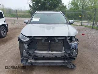 2021 Toyota Highlander XLE with VIN 5TDGZRBH5MS538188, listed as a IAAI auction lot 42257104 with 55,701 mi miles and . Bid and sale history available at DreamBid. Image 13.