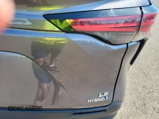 2022 Toyota Sienna LE z VIN 5TDKSKFCXNS070061, wystawiony jako IAAI lot #42239873 z przebiegiem 96 308 mil mil oraz . Historia ofert i sprzedaży dostępna na DreamBid. Obrazek 1.