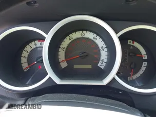 2013 Toyota Tacoma PreRunner z VIN 5TFJU4GN6DX032952, wystawiony jako IAAI lot #42001014 z przebiegiem 152 755 mil mil oraz . Historia ofert i sprzedaży dostępna na DreamBid. Obrazek 7.