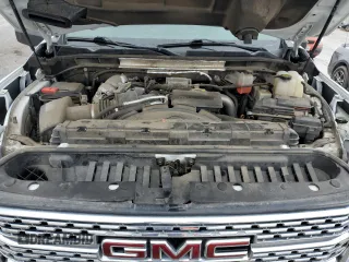2020 GMC Sierra 3500HD Denali z VIN 1GT49WEY8LF260995, wystawiony jako Copart lot #43820675 z przebiegiem 100 106 mil mil oraz Szkoda całkowita • Salvage title. Historia ofert i sprzedaży dostępna na DreamBid. Obrazek 11.